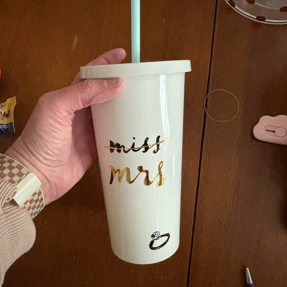 kate spade Miss to Mrs. Cup